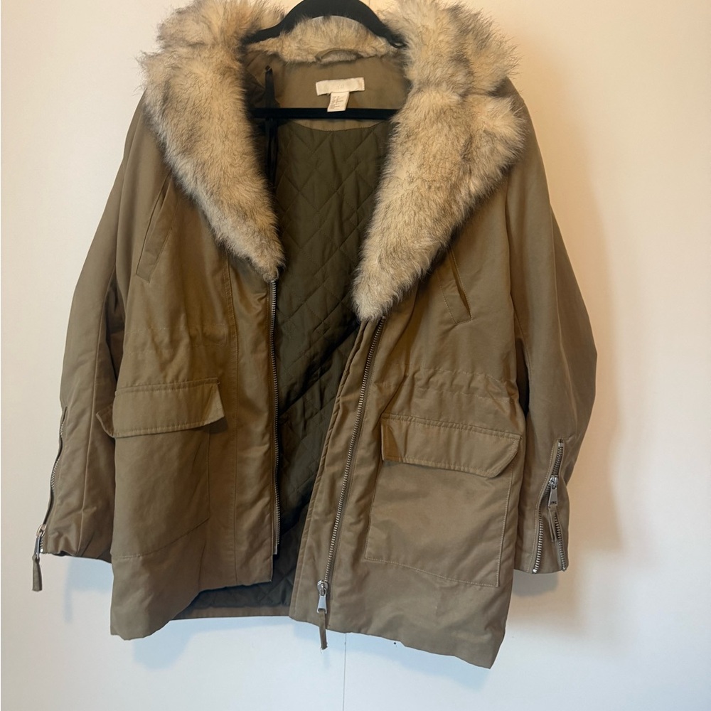 H&M Women's Fur-Trimmed Olive Green Jacket, size US 8